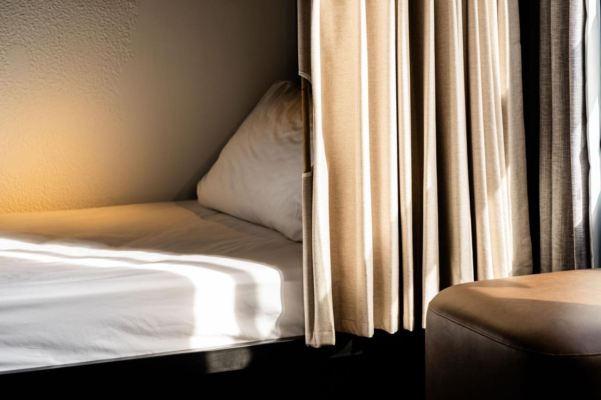 Hostel Haka House Rotorua Zewnętrze zdjęcie A bed